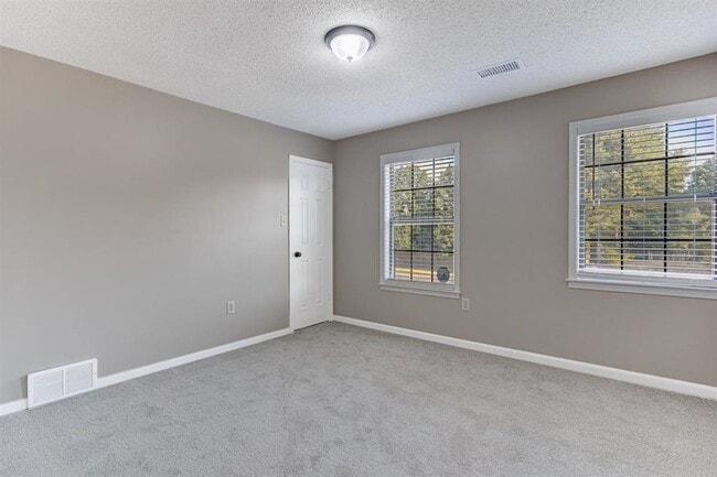 Building Photo - 7801 Autumn Creek Dr