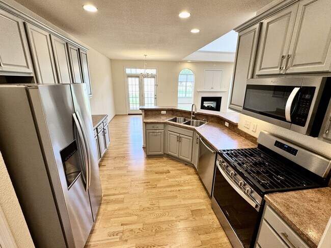 Building Photo - 3-Bedoom 1-Story Condo In Eagle Pointe! St...