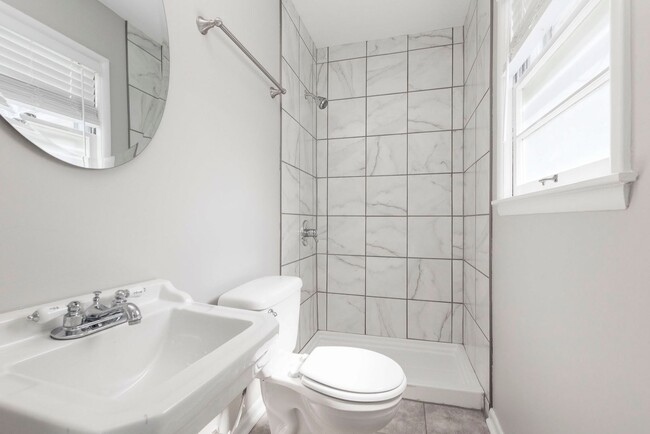 Building Photo - 8508 Westport Road (Briarwood/ East Louisv...