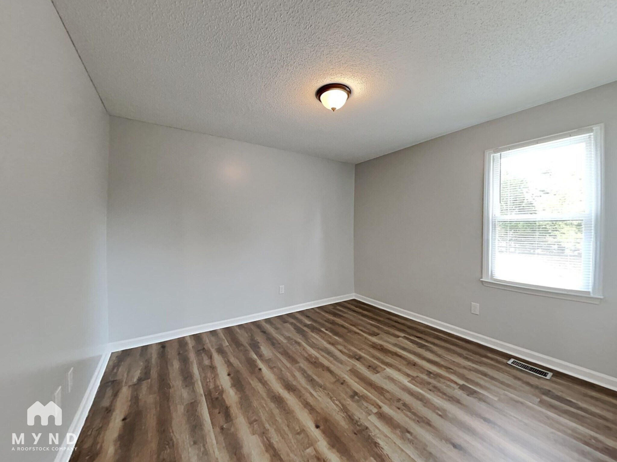 Building Photo - 1112 New Castle Ct