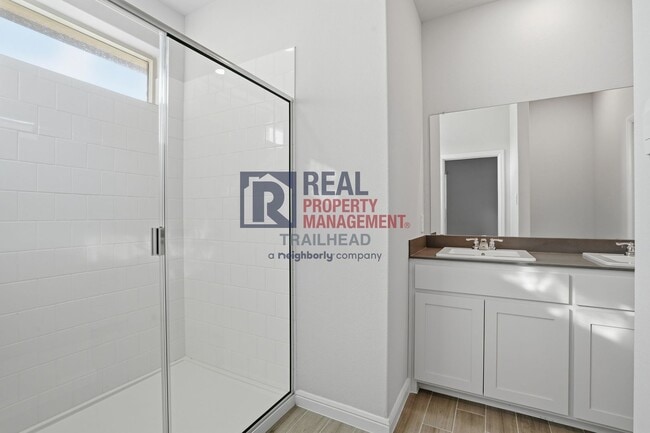 Building Photo - Functional Open-Concept Home in a Convenient Location