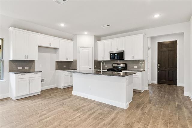 Building Photo - 3501 Lillian Ct