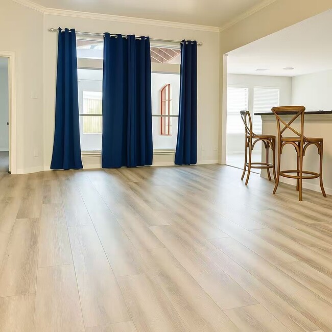 Building Photo - 21403 Hadrian Dr