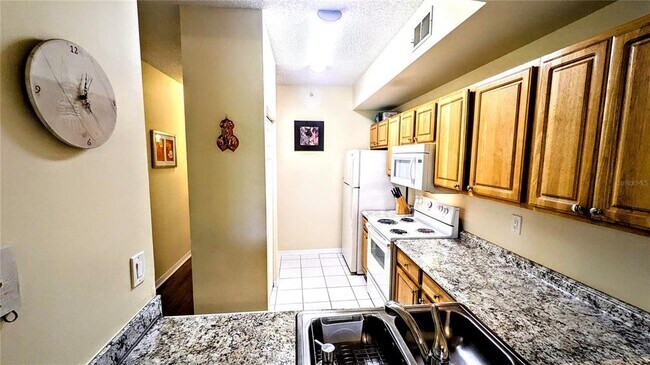 Building Photo - 5711 Bentgrass Dr