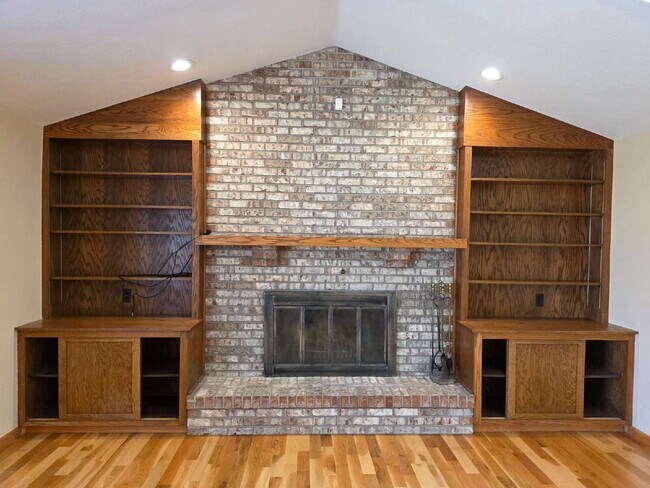 Building Photo - Single-Family Home in Near-Perfect Condition | 3-Car Garage | Covered Patio | Large Unfinished Ba...