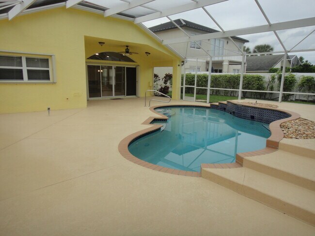 Building Photo - 15060 Corby Ct