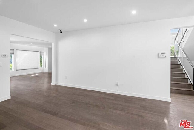 Building Photo - 10453 Holman Ave