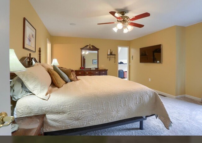 Building Photo - Luxury 5-Bedroom Home for Rent – $4,500/Month + Utilities