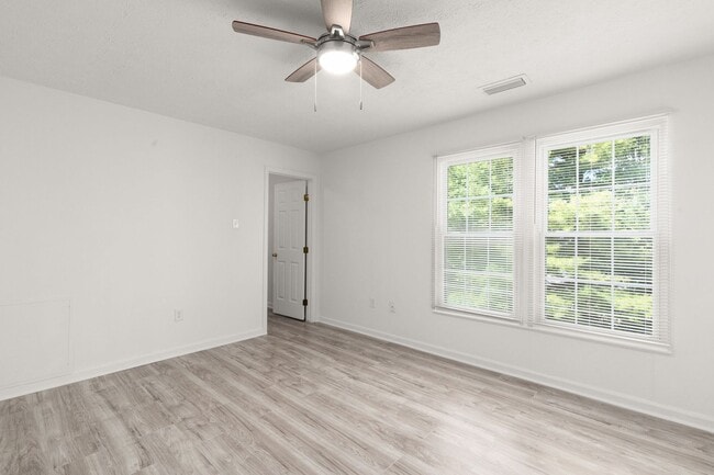 Building Photo - 4 Bedroom Village of Thomas Run