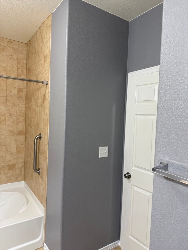 Building Photo - 4835 Wells Branch Heights