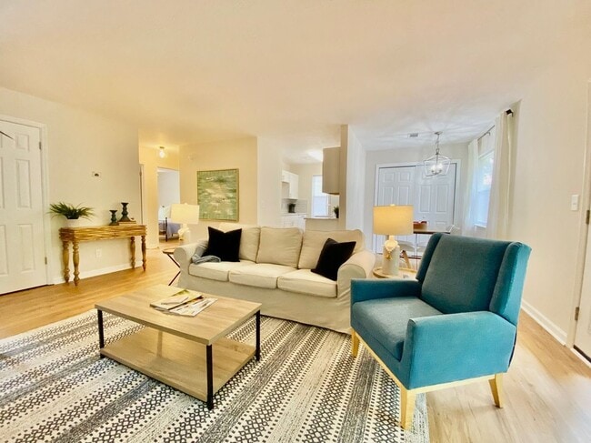 Building Photo - 533 Grant Ave