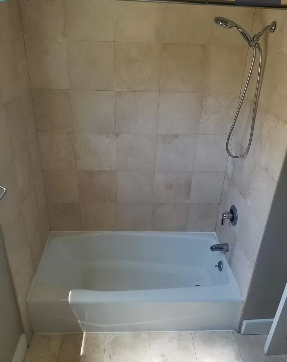 Bathtub - 2325 Kansas Ave