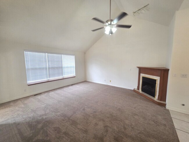 Building Photo - 848 S Jester Ave