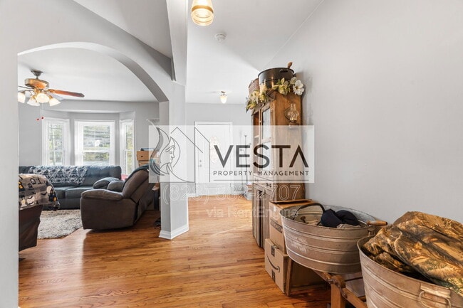 Building Photo - 241 N Main St