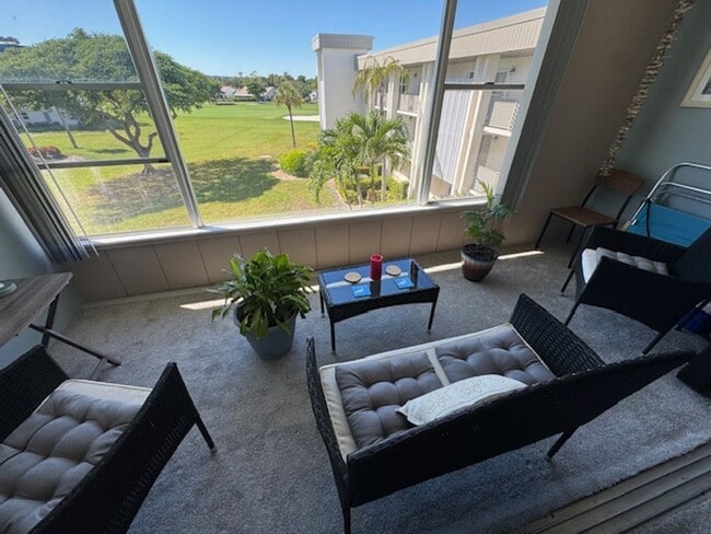 Building Photo - 1 bedroom 1 bathroom Seasonal rental in Seven Lakes