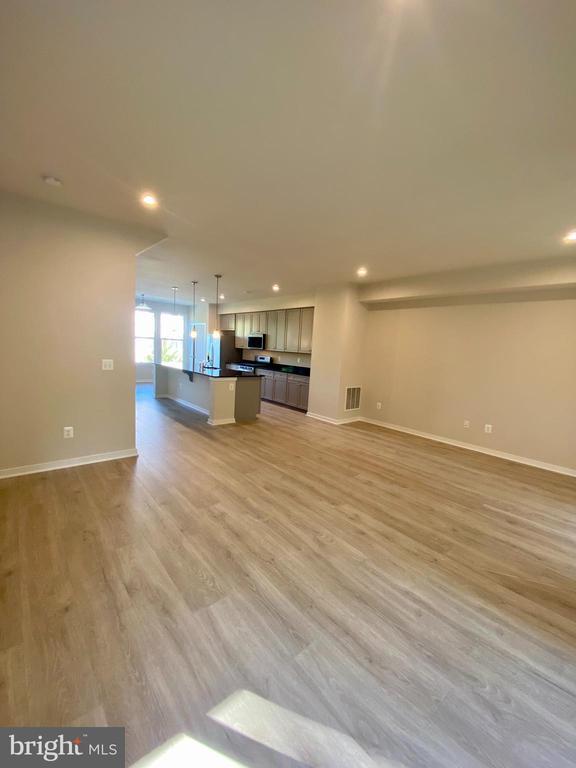 Building Photo - 313 Huff Dr