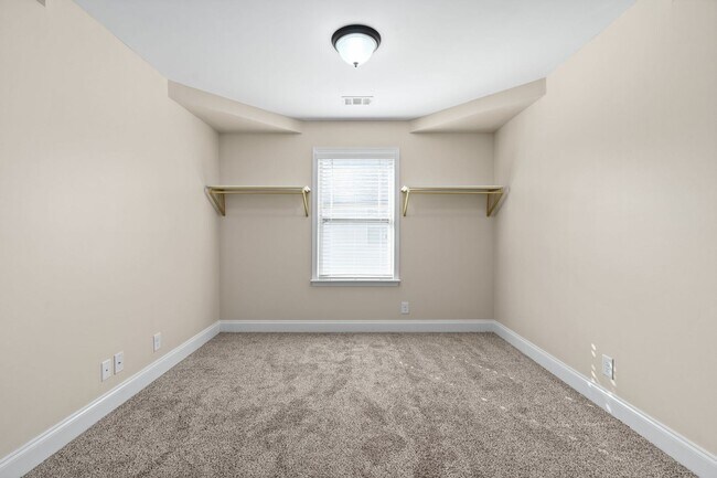 Building Photo - 2976 McManus Cir