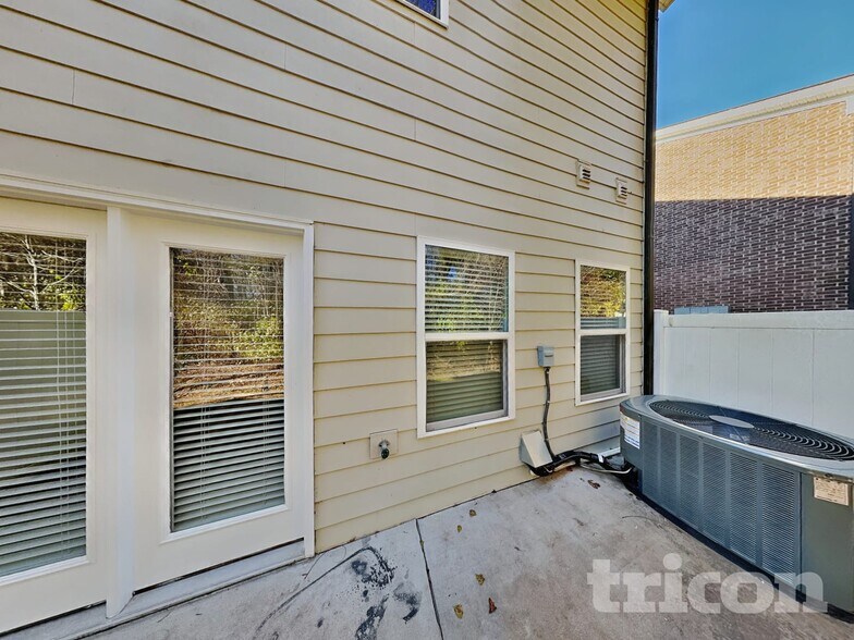 Building Photo - 133 Hickory Station Ln