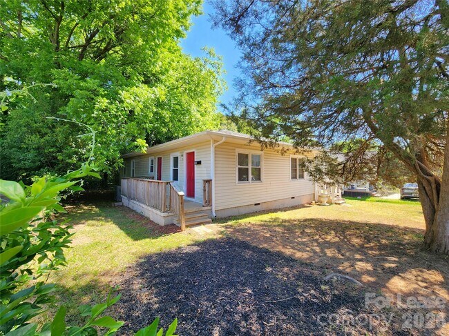 Building Photo - 2036 Renner St