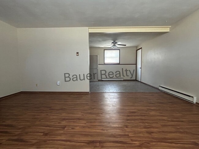 Building Photo - wj232