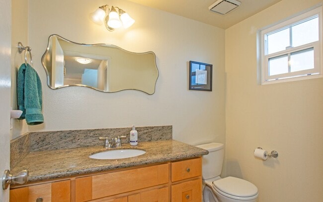 Building Photo - Carlsbad Village Furnished 2 bedroom/2 bath Long Term