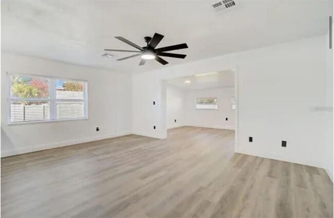 Building Photo - 6205 Chenault Ave