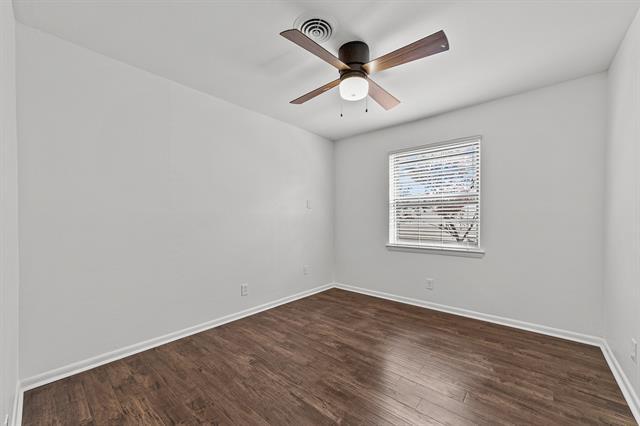 Building Photo - 8604 Graywood Dr