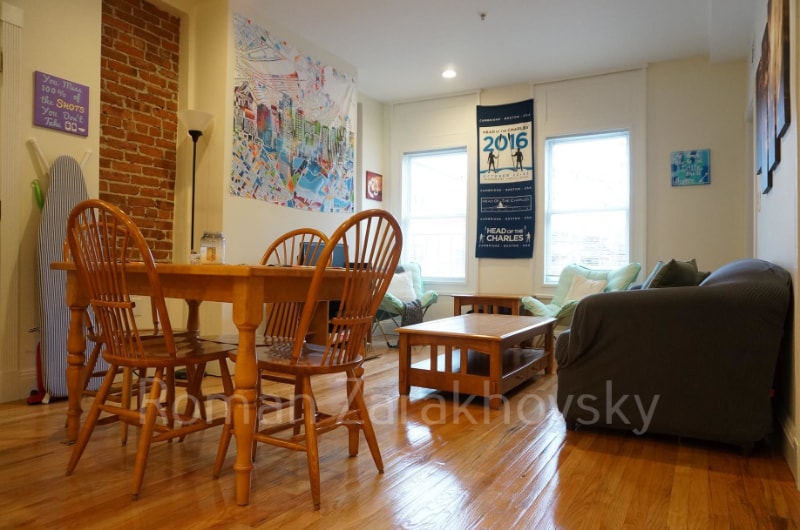 Building Photo - 10 Brainerd Rd