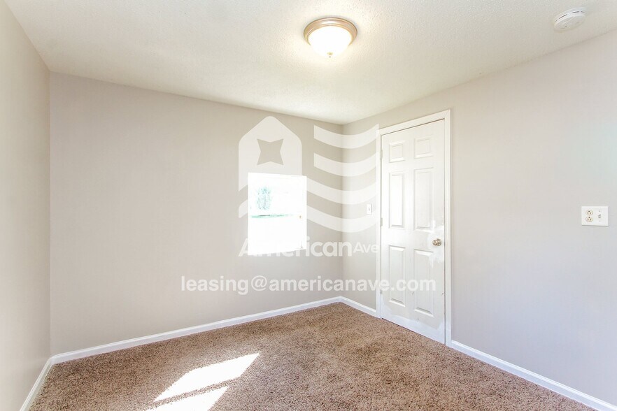 Building Photo - 3050 S State Ave