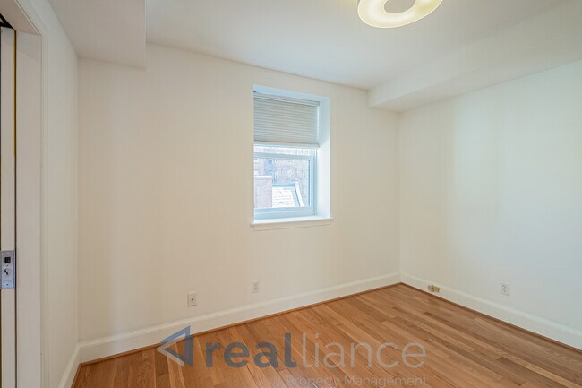 Building Photo - 1733 20th St NW