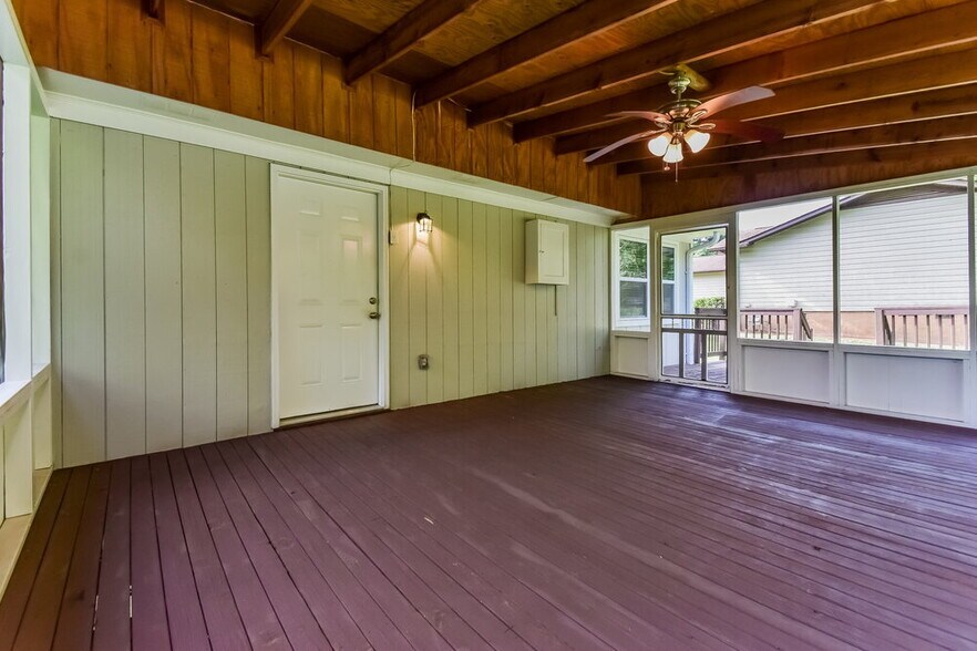 Building Photo - 391 Rock Meadow Dr