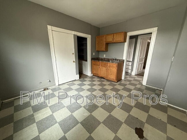 Building Photo - 1415 N 37th St