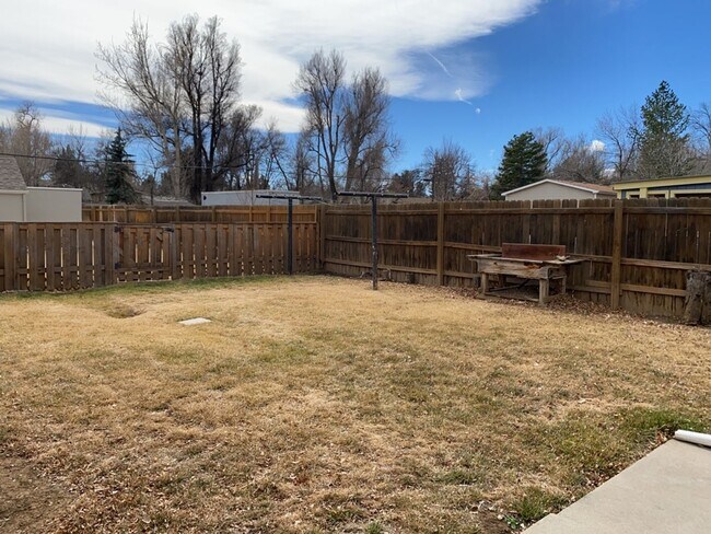 Building Photo - 1127 W Mulberry St