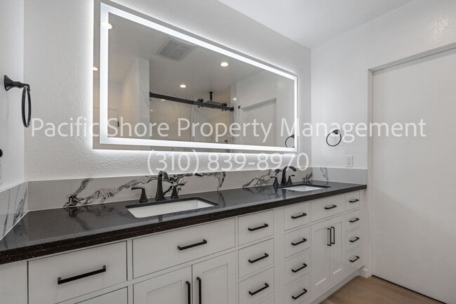 Building Photo - Lush and Lavish Three Bedroom Neatly Tucked Away In The Villa Vallarta Townhouse Community