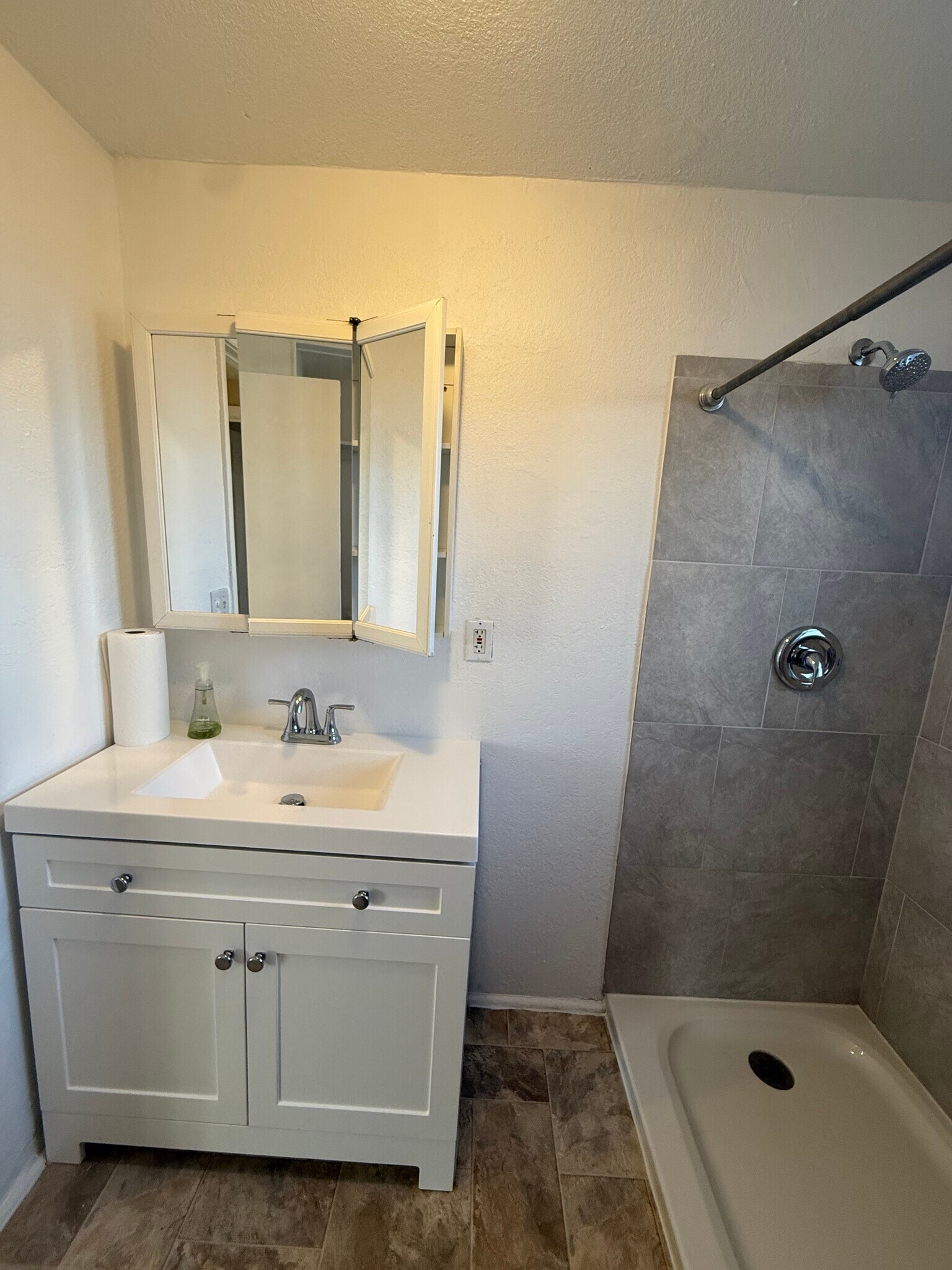 Upstairs bathroom 3 - 42 Alcott St