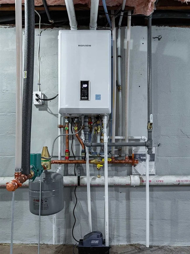 Building Photo - 35 Clark St