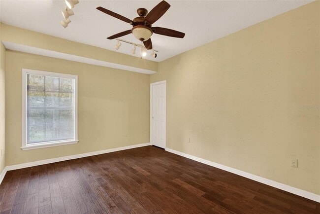 Building Photo - 618 High Point Dr