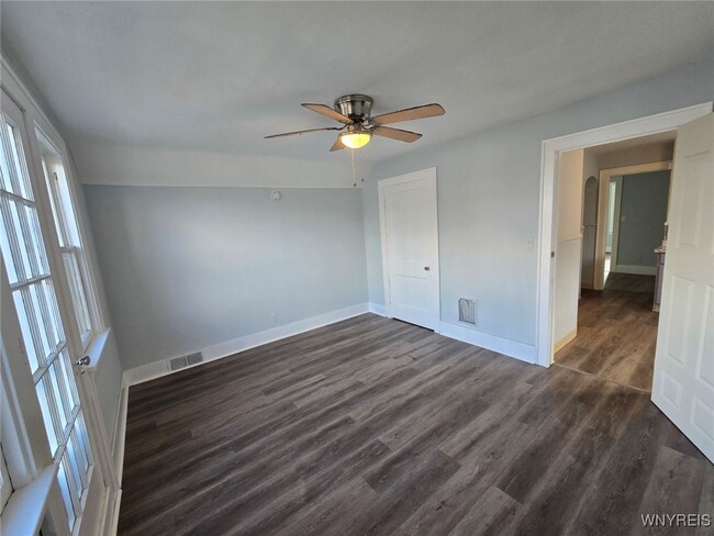 Building Photo - 693 Lasalle Ave