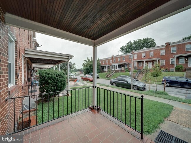 Building Photo - 2047 Griffis Ave