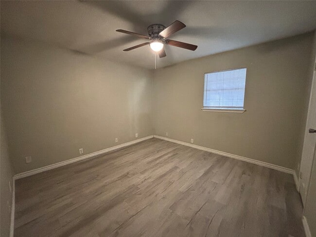 Building Photo - 318 14th St N