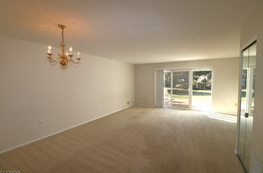 Building Photo - 204 Red Crest Ln