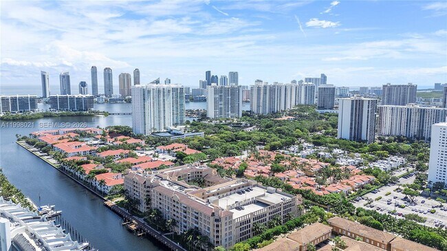 Building Photo - 3001 NE 185th St