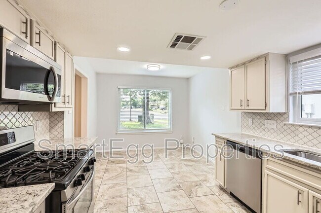Building Photo - 11426 Bristle Oak Trail