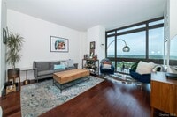 Building Photo - 175 Huguenot St