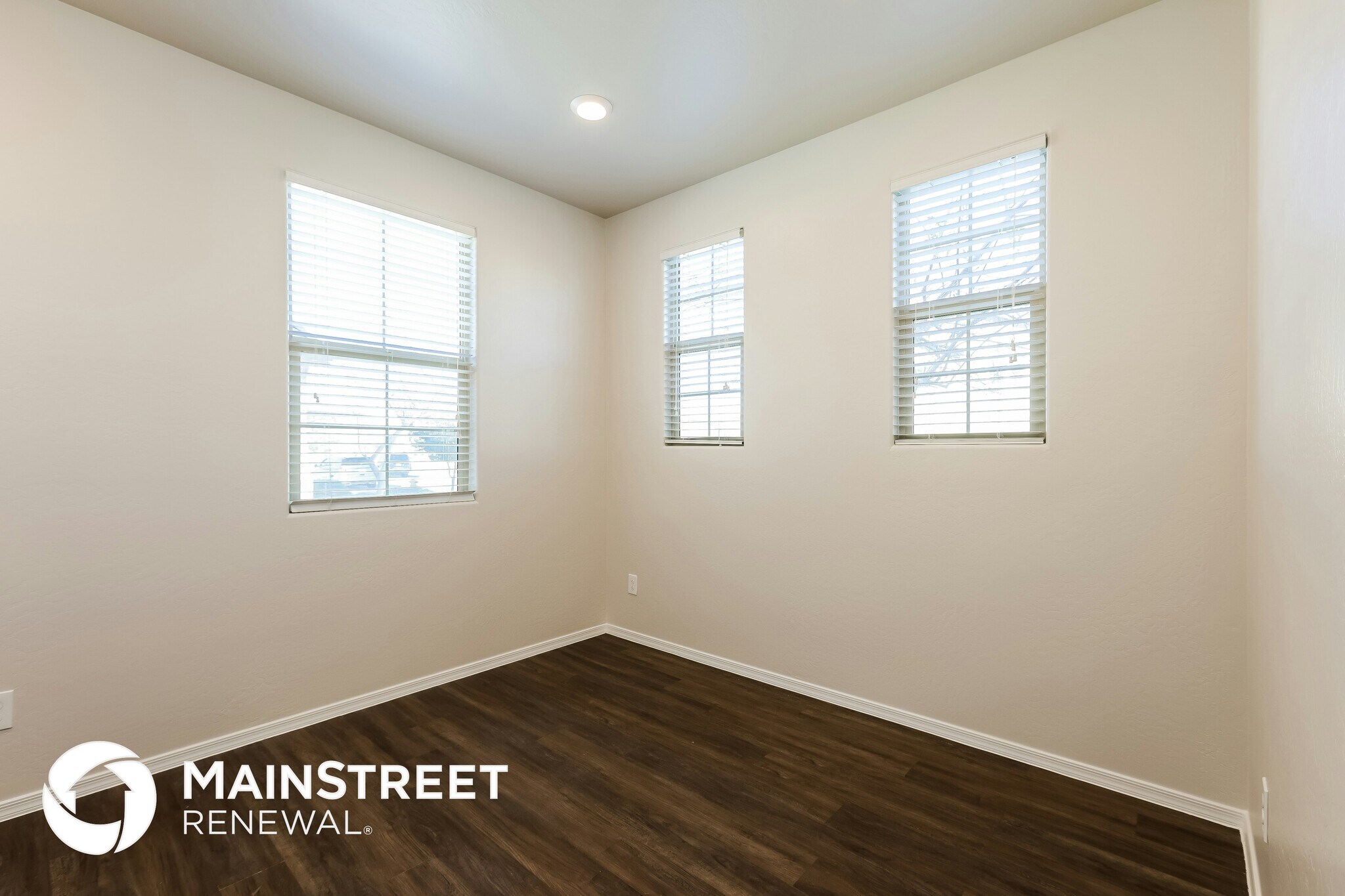 Building Photo - 16603 W Sierra St