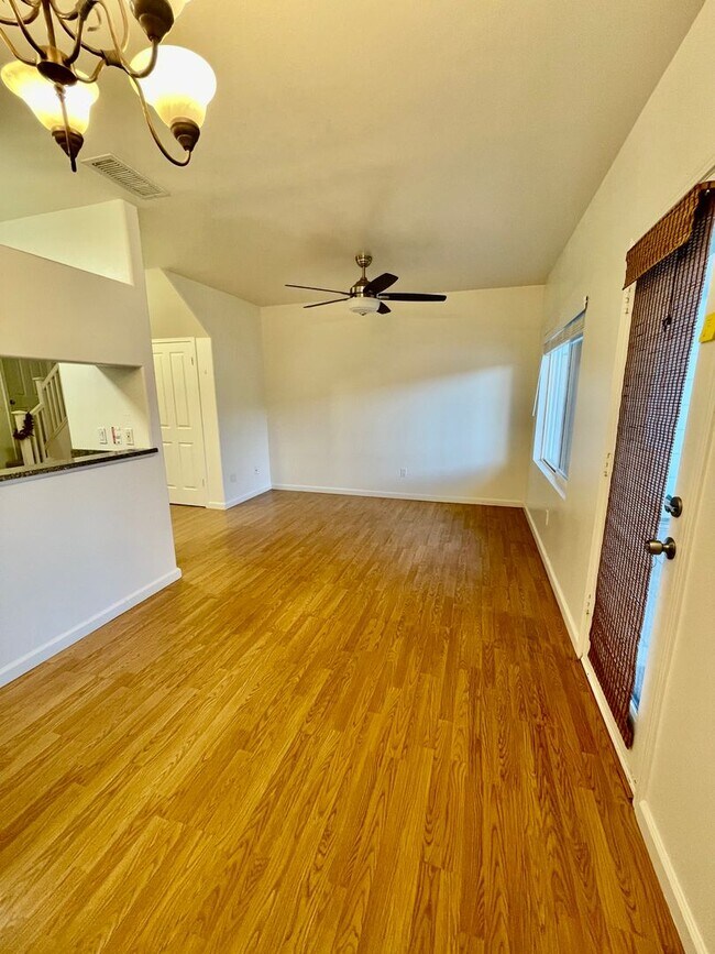 Building Photo - Ocen Pointe Potenial 3 Bedroom Home for Re...