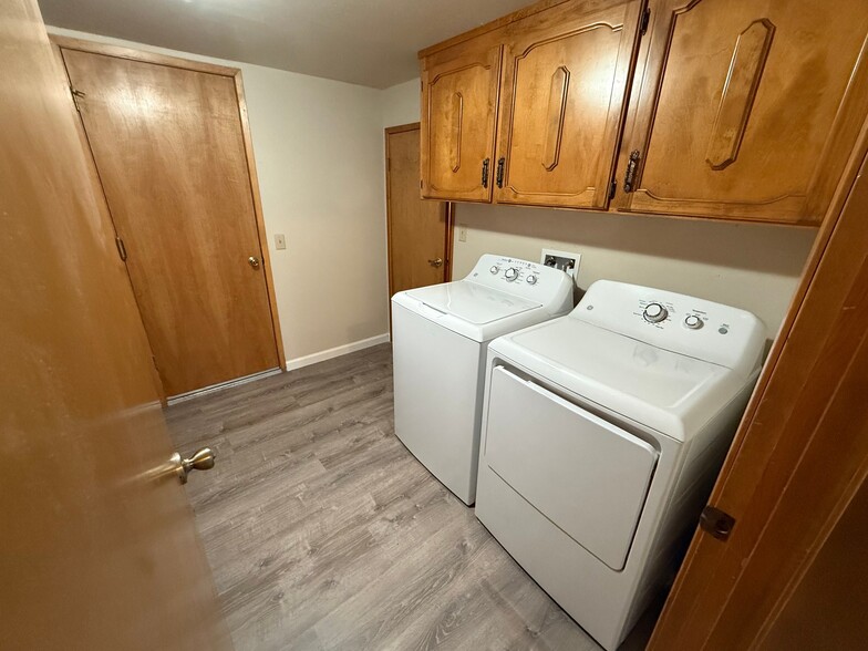 Building Photo - 11 Kokanee Dr