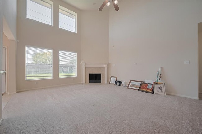 Building Photo - 21627 Cozy Hollow Ln