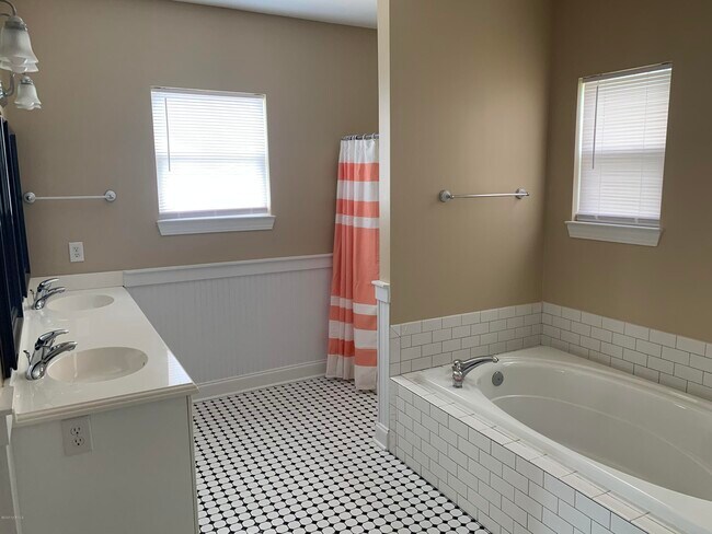 Building Photo - 1414 Bowfin Ln
