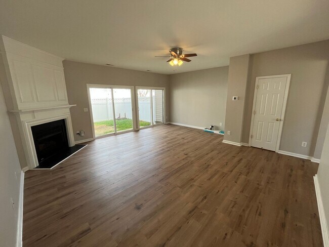 Building Photo - 5324 Glen Canyon Rd
